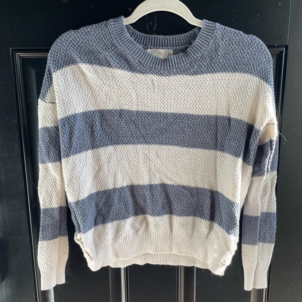 Pink Rose Women’s Stripped Sweater
Size: Small
Color: Cream/blue